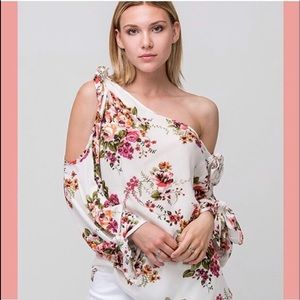 NWT Off the shoulder long sleeve, floral blouse.